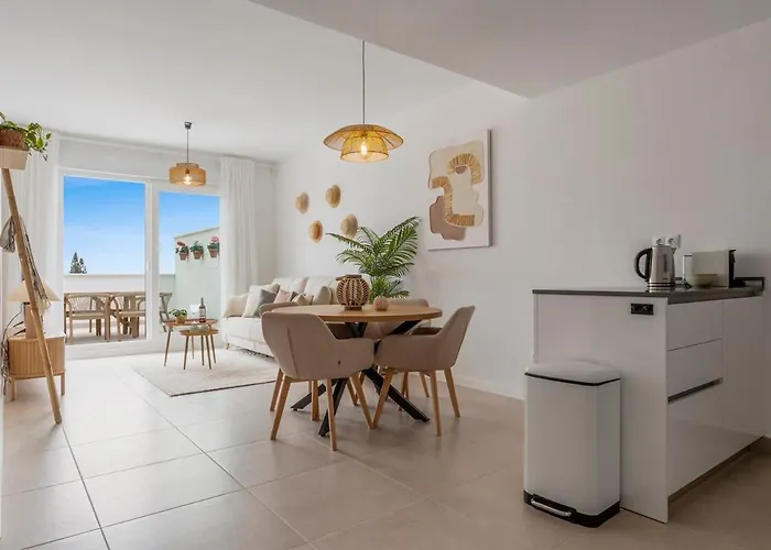 דירה Luxury 2br - 400m To - Pool & Views - Casa Amigos *